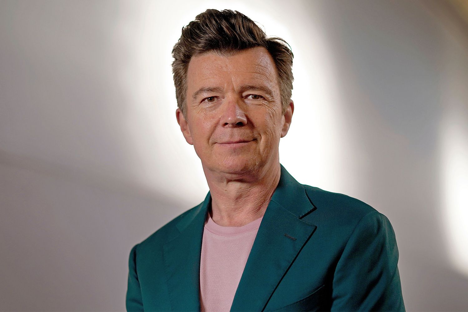 Rick Astley Recreation Never Gonna Give You Up 081922 1 909d277568c34a599c27fa7503ce7a4c 